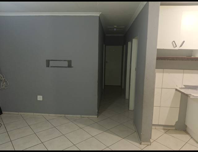 3 BEDROOM FREEHOLD TO LET IN CLAYVILLE